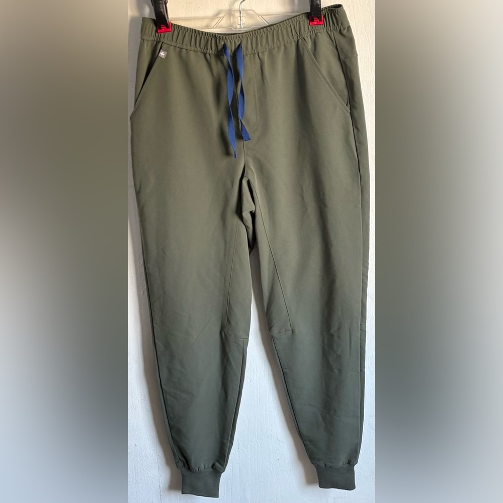 FIGS Moss Green Tansen Jogger Scrub Pants Size Medium